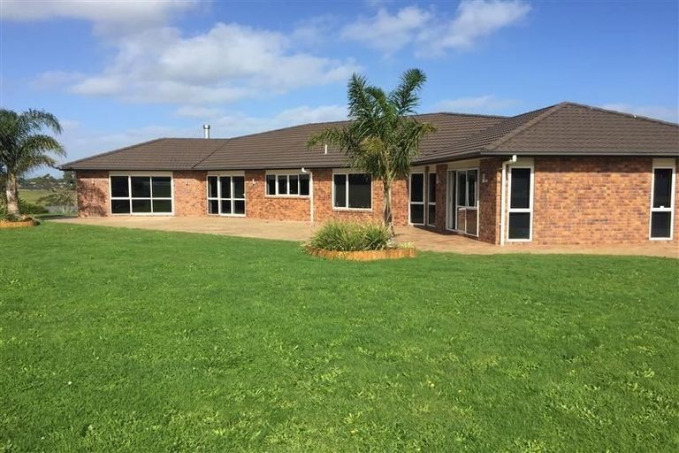 Photo of property in 11 Kendallvale Drive, Waiuku, 2123