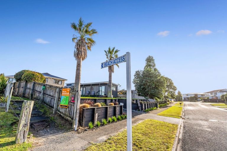 Photo of property in 19 Manaia View Road, One Tree Point, 0118