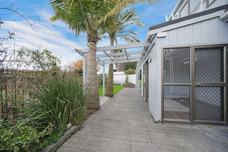 Photo of property in 17 Justamere Place, Weymouth, Auckland, 2103