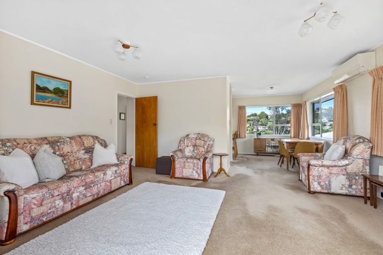 Photo of property in 1/15 Battle Place, Glenfield, Auckland, 0629