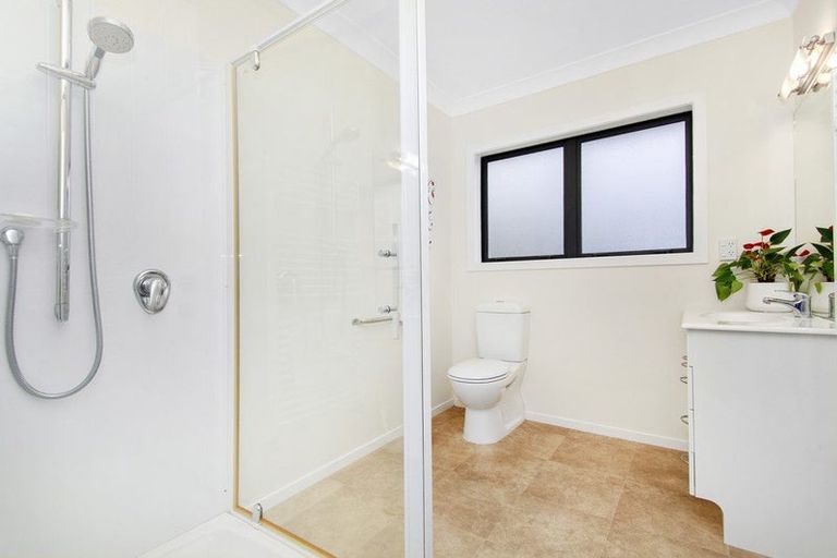 Photo of property in 189 Woodman Drive, Tawa, Wellington, 5028