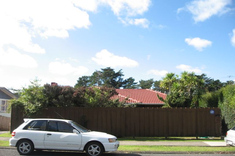 Photo of property in 70 Ennis Avenue, Pakuranga Heights, Auckland, 2010