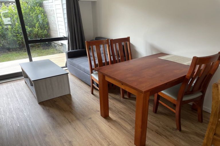 Photo of property in 2/13 Chilcott Road, Henderson, Auckland, 0612