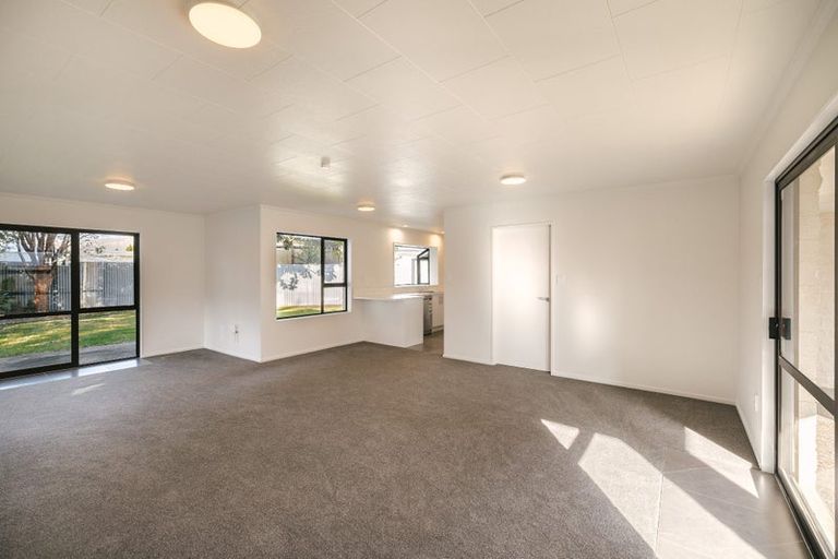 Photo of property in 2 Cypress Way, Levin, 5510