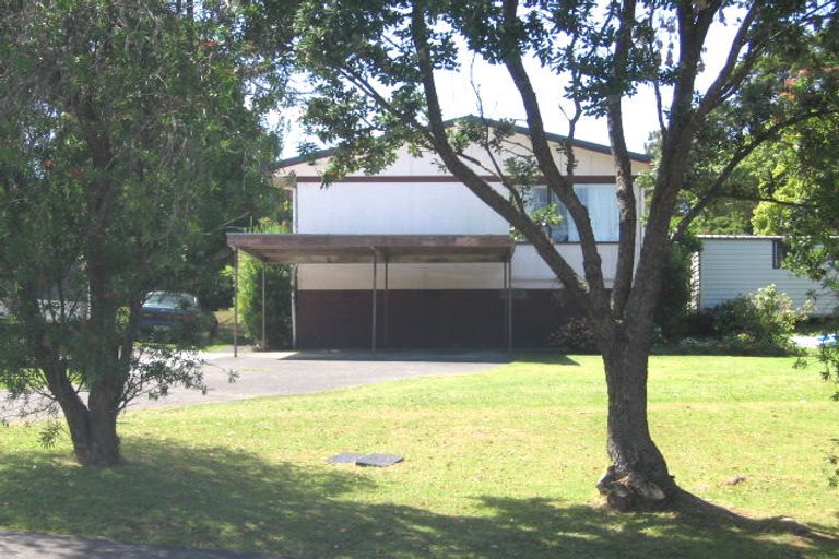 Photo of property in 1/20 Gladys Avenue, Glenfield, Auckland, 0629