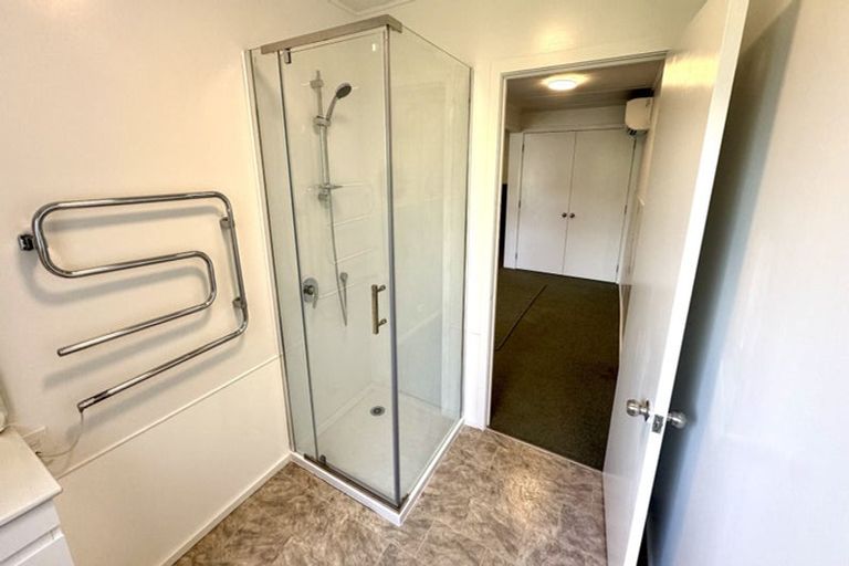 Photo of property in 4/2 Routley Drive, Glen Eden, Auckland, 0602