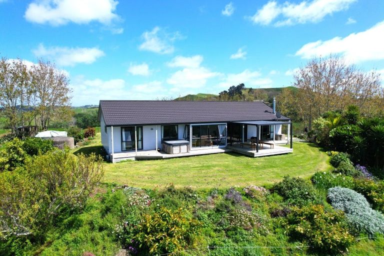 Photo of property in 153 Marohemo Road, Maungaturoto, 0587