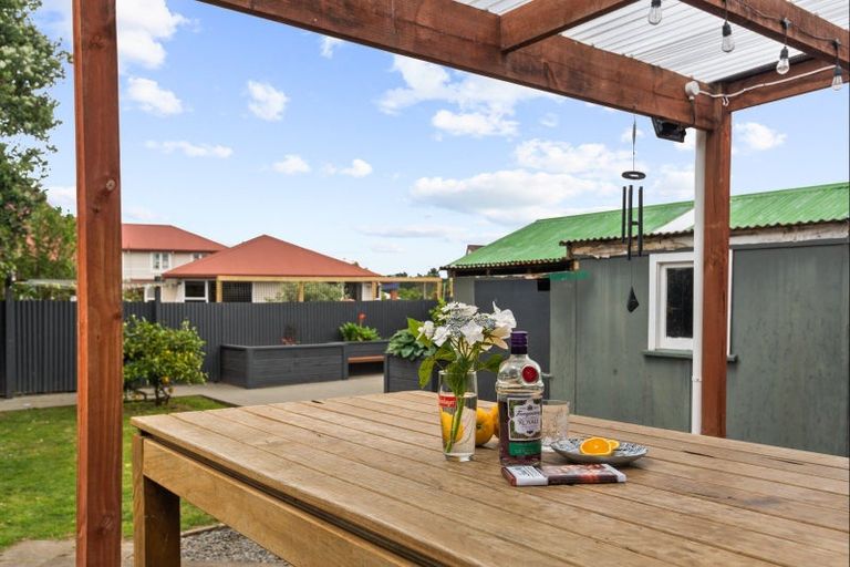 Photo of property in 24 Leicester Street, Terrace End, Palmerston North, 4410