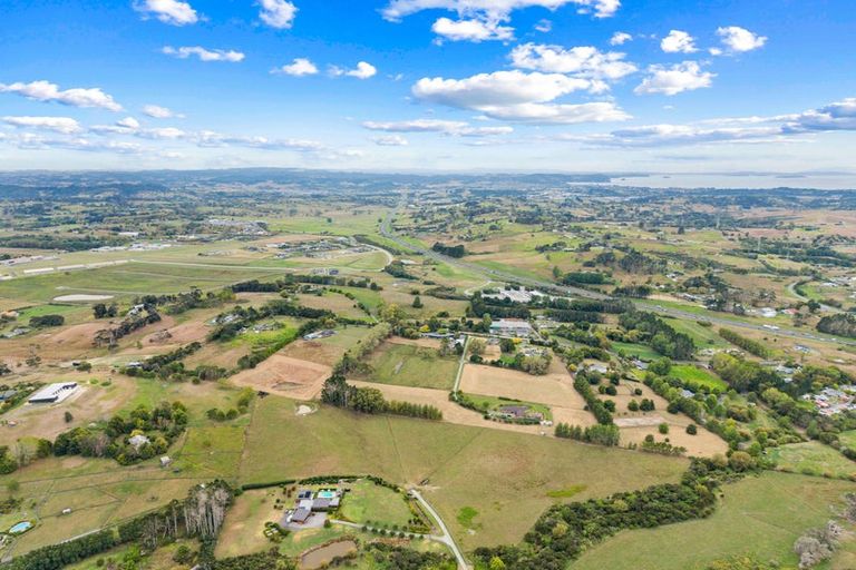 Photo of property in 11 Bobs Way, Dairy Flat, 0792