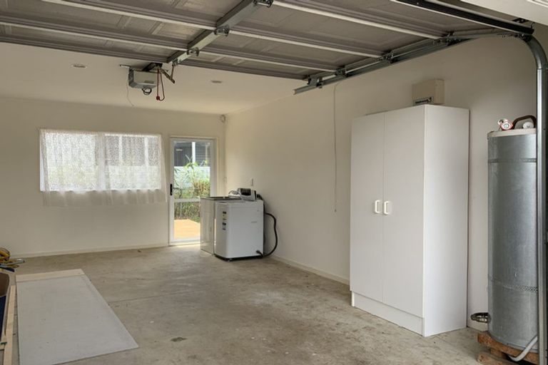 Photo of property in 44 Larne Avenue, Pakuranga Heights, Auckland, 2010