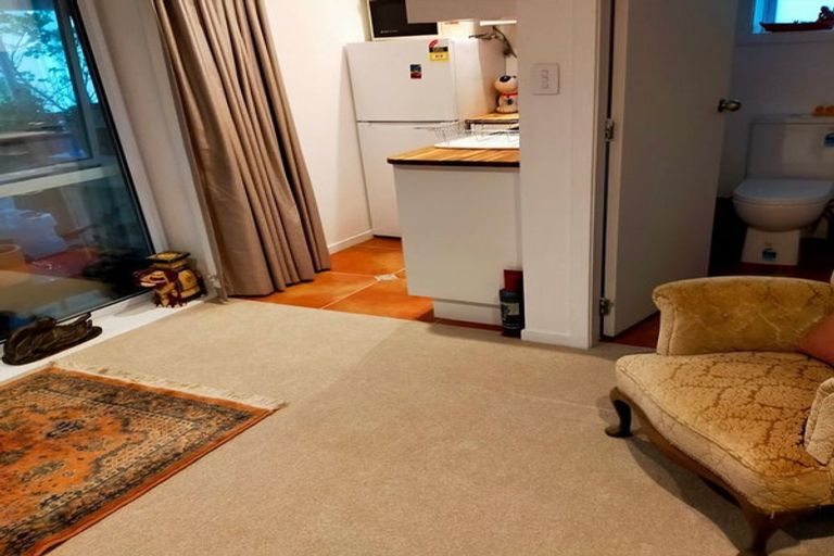 Photo of property in 29 Kingston Heights Road, Kingston, Wellington, 6021