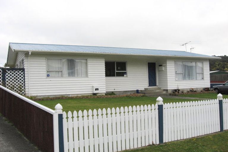 Photo of property in 11 Berkeley Road, Wainuiomata, Lower Hutt, 5014