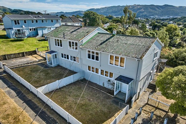 Photo of property in 3-5 York Place, Cannons Creek, Porirua, 5024