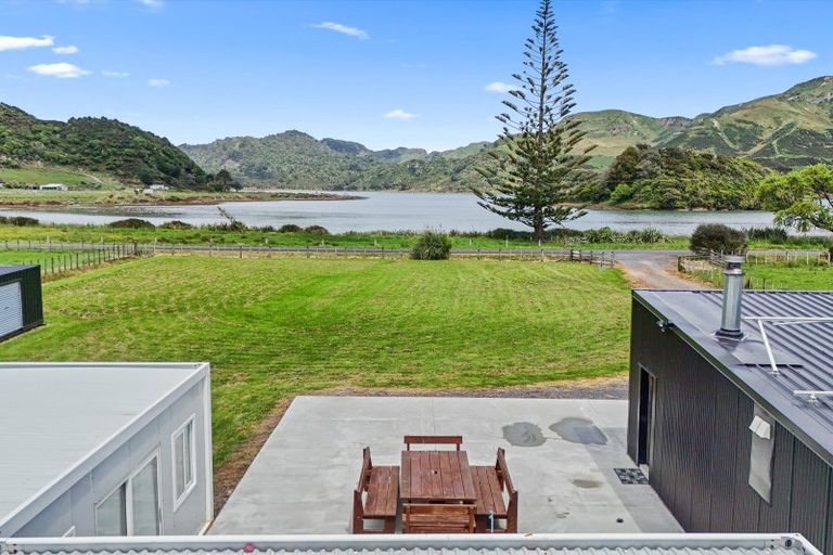 Photo of property in 35 Te Mahoe Road, Mokau, 4376