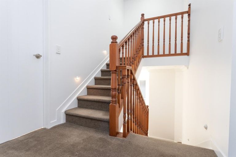 Photo of property in 32 Monte Cassino Place, Birkdale, Auckland, 0626