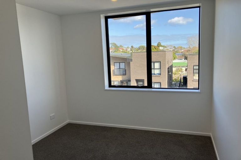 Photo of property in 108/3 Rauemi Way, Te Atatu South, Auckland, 0610