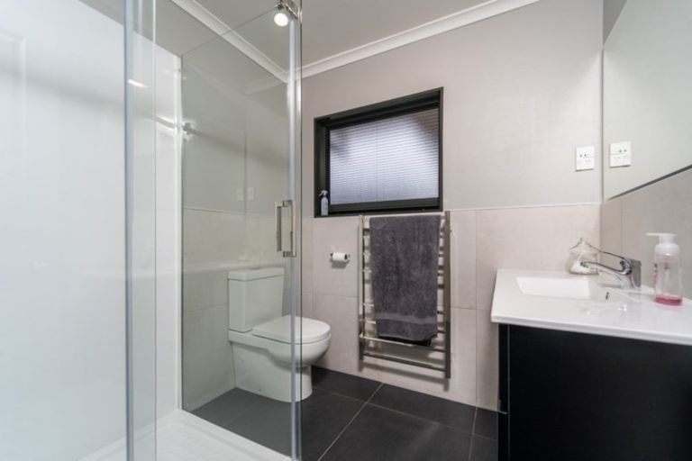 Photo of property in 1 Farley Avenue, Greytown, 5712