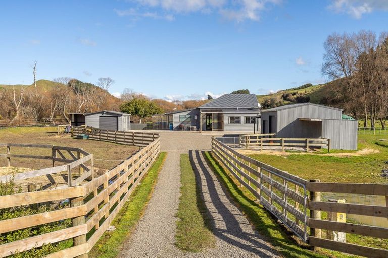 Photo of property in 10 Station Road, Mauriceville, Masterton, 5882