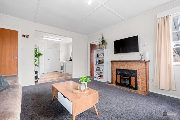 Photo of property in 295 Oxford Terrace, Avalon, Lower Hutt, 5011