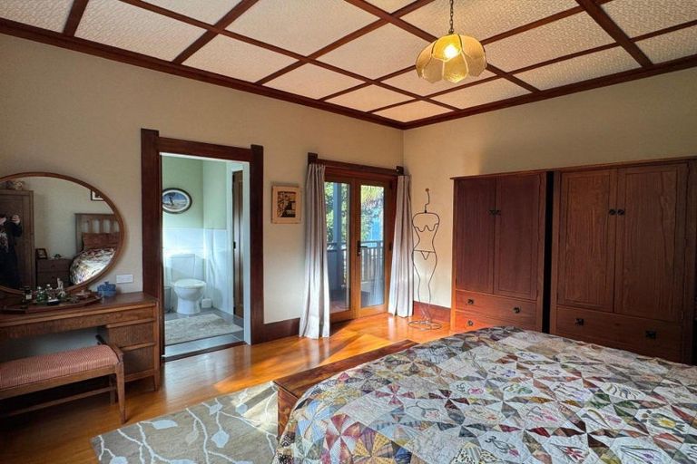 Photo of property in 6 Onslow Road, Bluff Hill, Napier, 4110