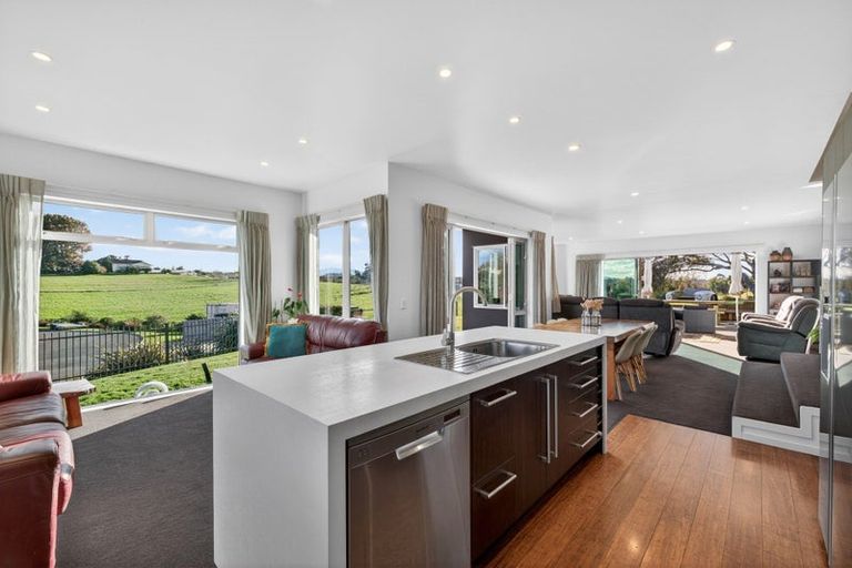 Photo of property in 15 Lionel Place, Mapua, 7005
