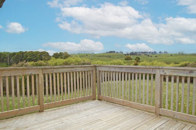 Photo of property in 17 Ranganui Road, Kaiwaka, 0573