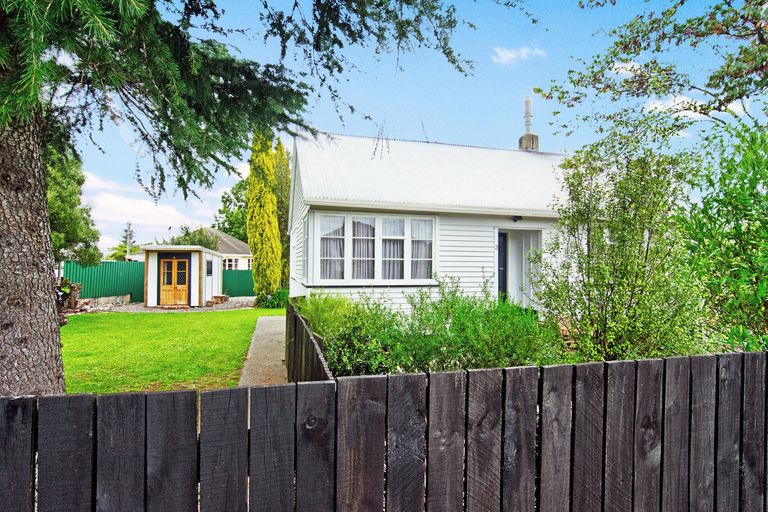 Photo of property in 3 Montgomery Place, Lansdowne, Masterton, 5810