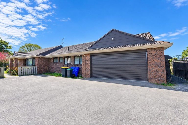 Photo of property in 264 Yaldhurst Road, Avonhead, Christchurch, 8042