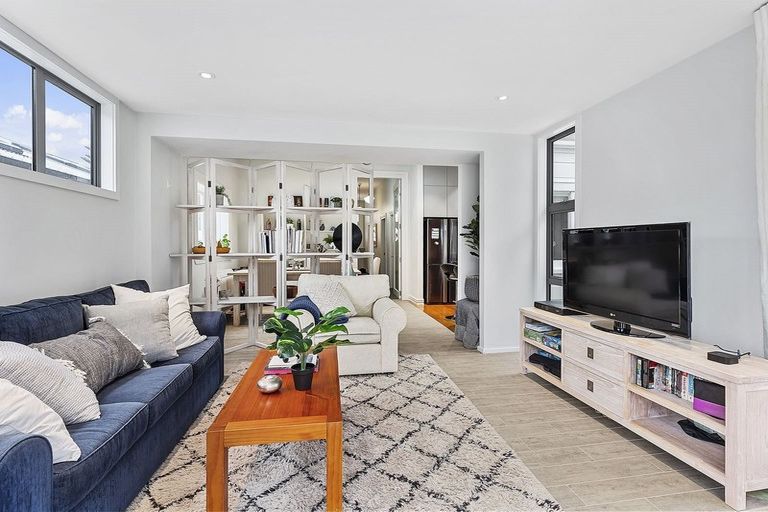 Photo of property in 23 Porritt Avenue, Mount Victoria, Wellington, 6011