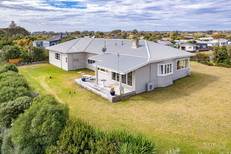 Photo of property in 153 Cornfoot Street, Castlecliff, Whanganui, 4501