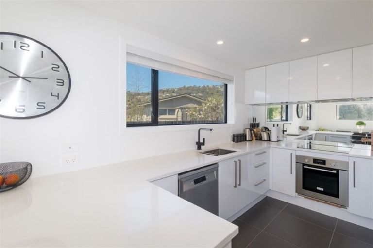 Photo of property in 2 Gunns Crescent, Cashmere, Christchurch, 8022