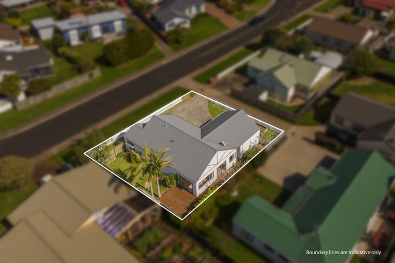 Photo of property in 5 Cholmondeley Crescent, Whitianga, 3510