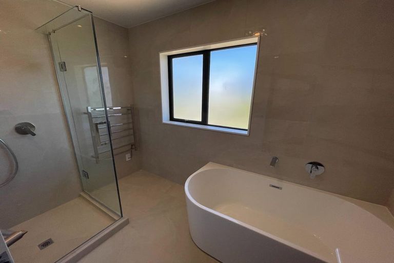 Photo of property in 6b Cairngorm Place, Highland Park, Auckland, 2010