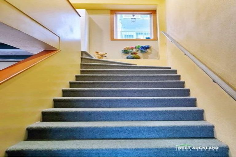 Photo of property in 12 Captain Scott Road, Glen Eden, Auckland, 0602