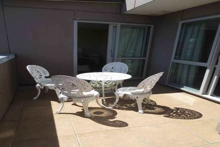 Photo of property in 8c Broadbent Street, Riccarton, Christchurch, 8041