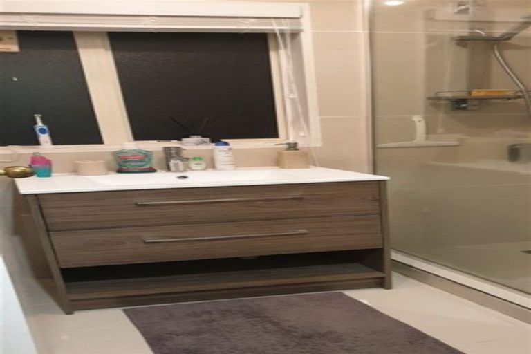 Photo of property in 9 Central Park Drive, Te Atatu South, Auckland, 0610