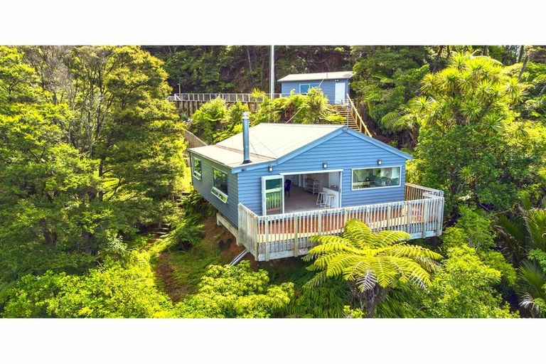 Photo of property in 312 Forest Hill Road, Waiatarua, Auckland, 0612