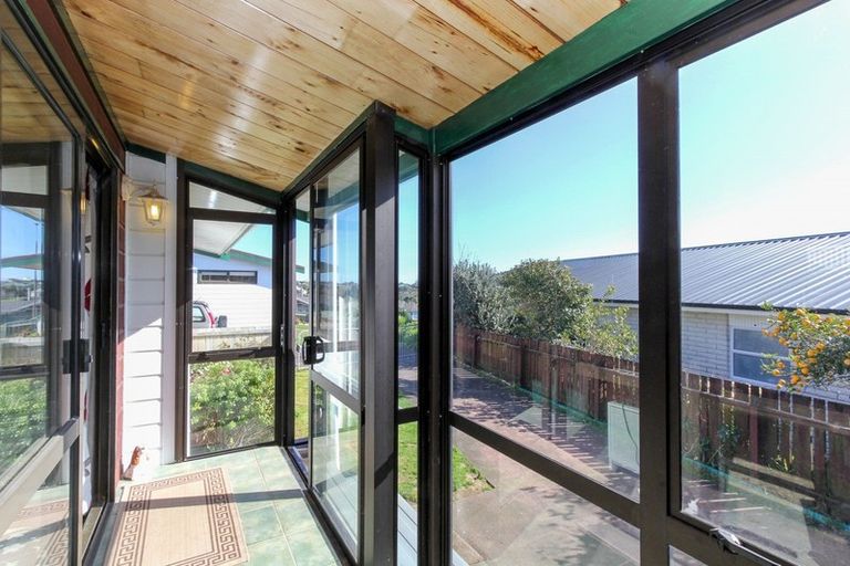 Photo of property in 22b York Crescent, Westown, New Plymouth, 4310