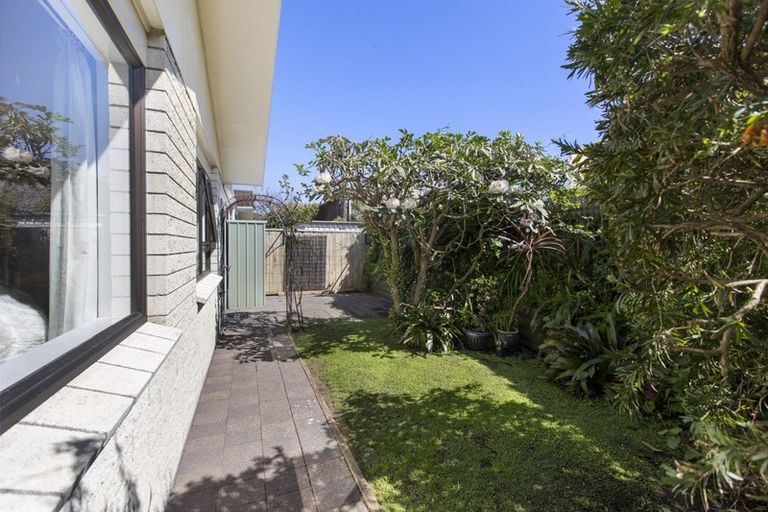 Photo of property in 3/13 Chilman Street, Strandon, New Plymouth, 4312