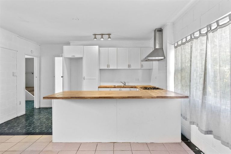 Photo of property in 24 Estuary Road, Weymouth, Auckland, 2103