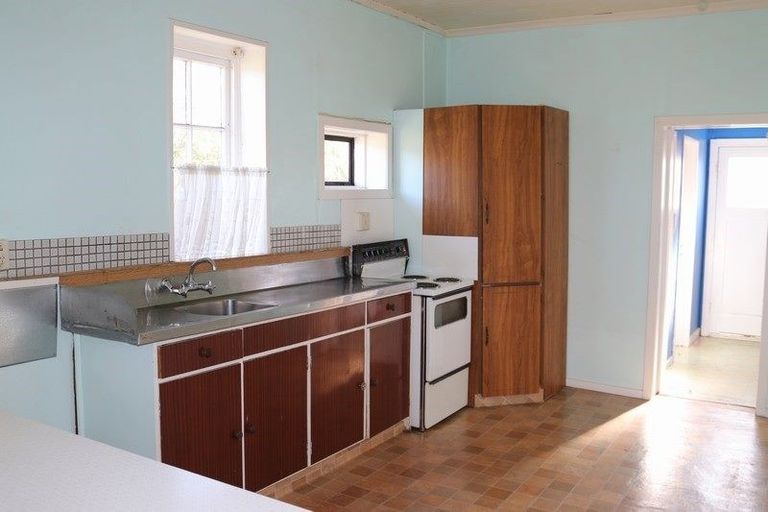 Photo of property in 12 Bennett Street, Gonville, Whanganui, 4501