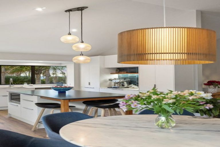 Photo of property in 83b William Bayes Place, Red Beach, 0932