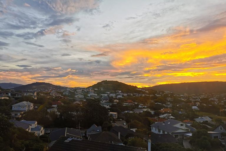 Photo of property in 16 Indira Place, Khandallah, Wellington, 6035