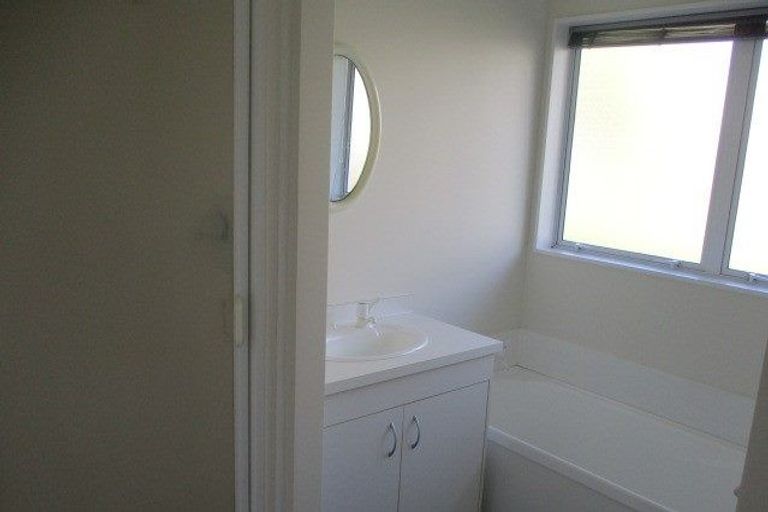 Photo of property in 2 Barraud Place, Pukehangi, Rotorua, 3015