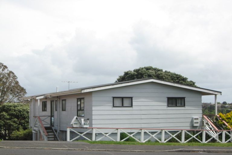 Photo of property in 842a Whangaparaoa Road, Manly, Whangaparaoa, 0930