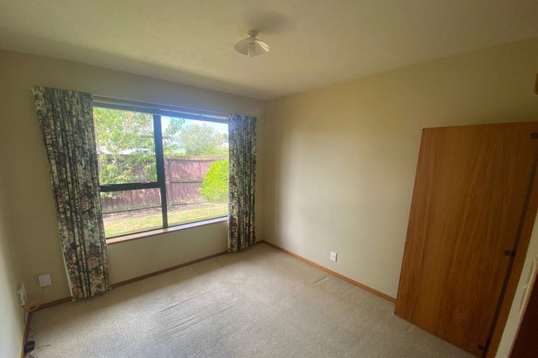 Photo of property in 2/5 Hibiscus Place, Redwood, Christchurch, 8051