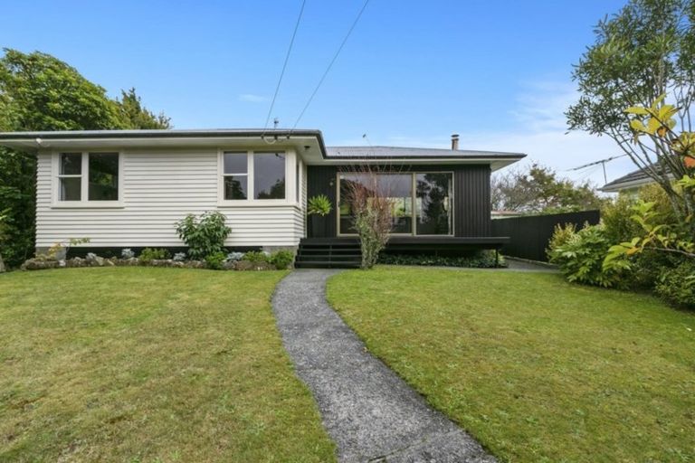 Photo of property in 14 Lees Grove, Wainuiomata, Lower Hutt, 5014