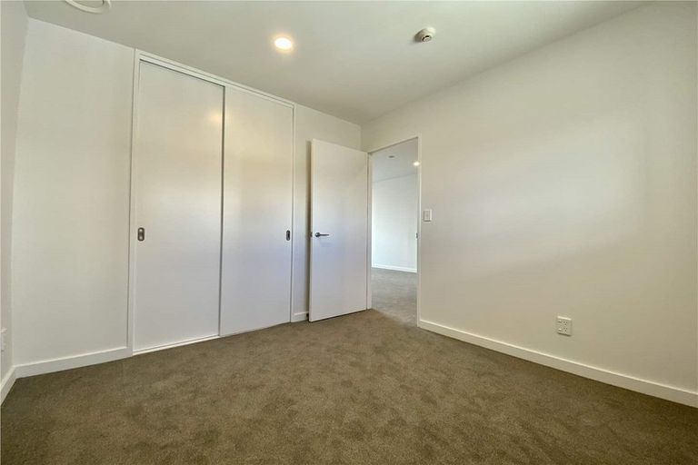 Photo of property in 402/19 Rawene Road, Birkenhead, Auckland, 0626