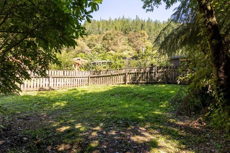 Photo of property in 144 Pinehaven Road, Pinehaven, Upper Hutt, 5019