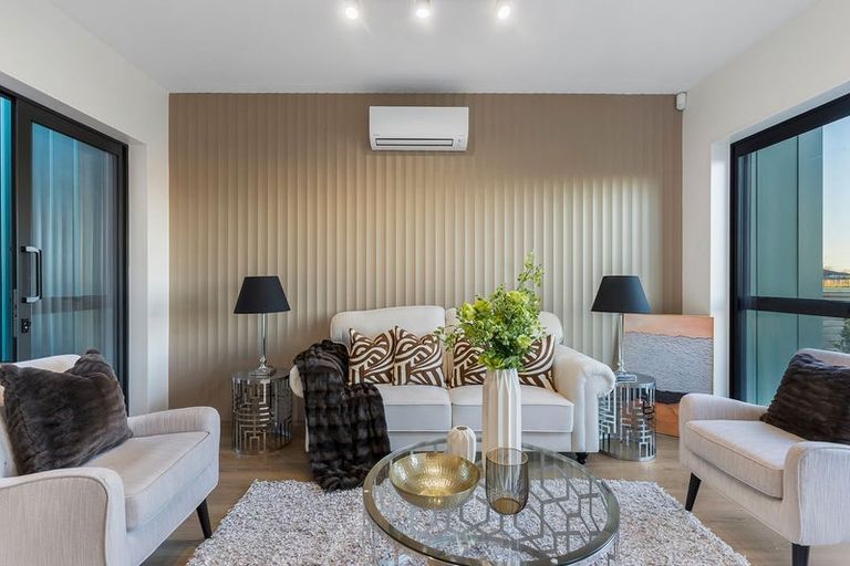 Photo of property in 33 Karaka Village Parade, Karaka, 2580